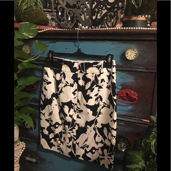 Banana Republic Floral Print Skirt - Picture 2 of 14